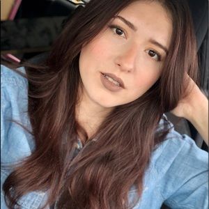 Meet your Posher, Lory